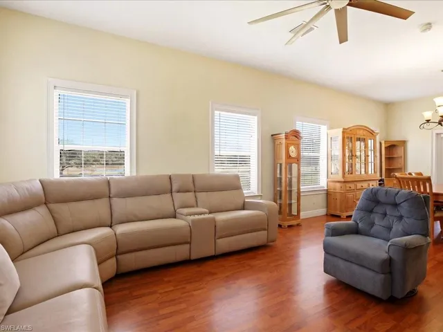 21651  Tuckahoe  RD, Alva, FL 33920