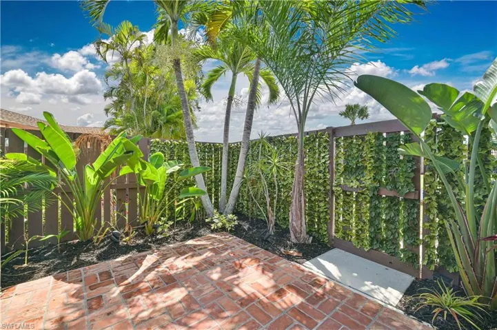 6386  Royal Woods  DR, Fort Myers, FL 33908