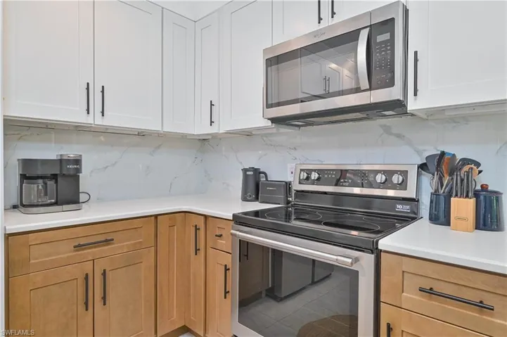 6386  Royal Woods  DR, Fort Myers, FL 33908