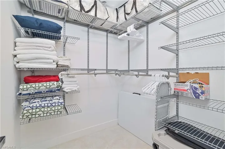 6386  Royal Woods  DR, Fort Myers, FL 33908