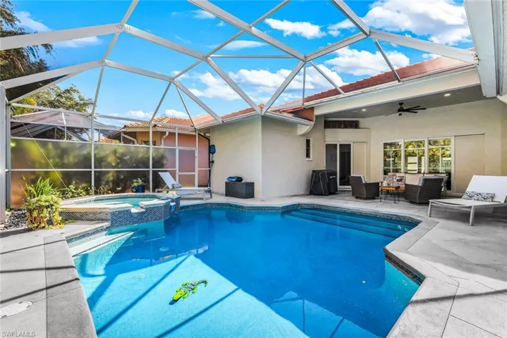 10831 Fieldfair Dr, Naples, Florida 34119