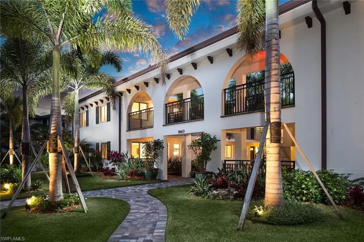 960  7th S ST, Naples, FL 34102