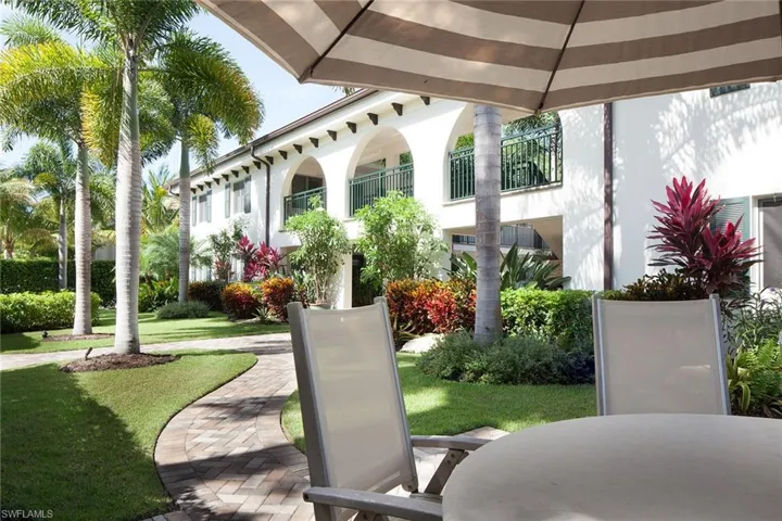 960  7th S ST, Naples, FL 34102