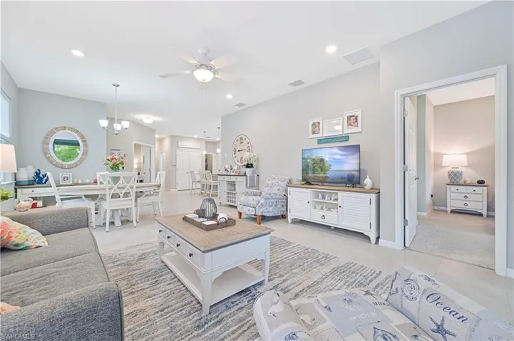 4201  Bloomfield  ST, Fort Myers, FL 33916