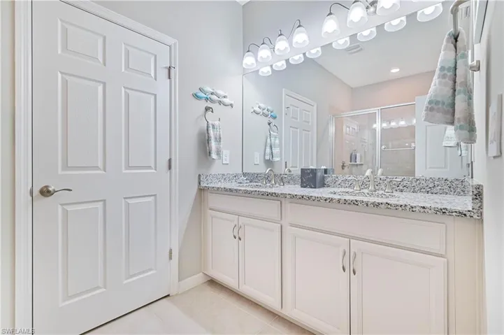 4201  Bloomfield  ST, Fort Myers, FL 33916