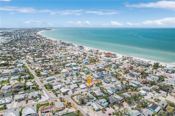 197 Madison Ct, Fort Myers Beach, Florida 33931