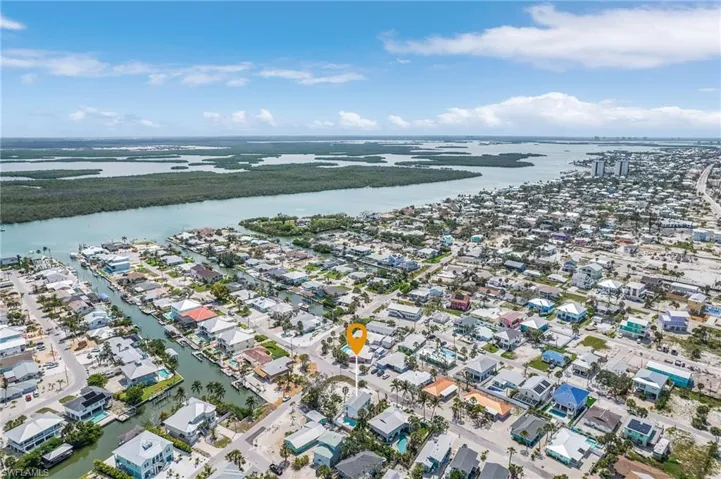197 Madison Ct, Fort Myers Beach, Florida 33931