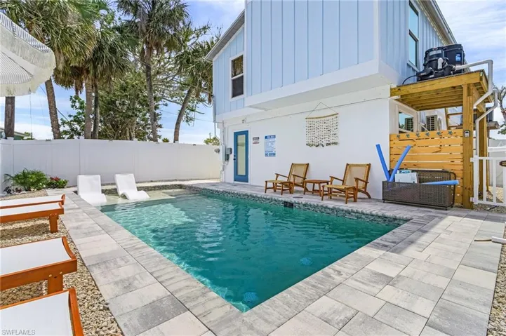 197 Madison Ct, Fort Myers Beach, Florida 33931