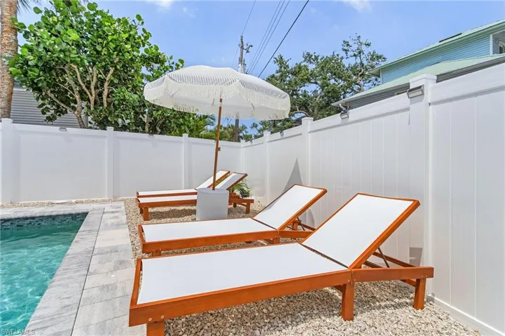 197 Madison Ct, Fort Myers Beach, Florida 33931