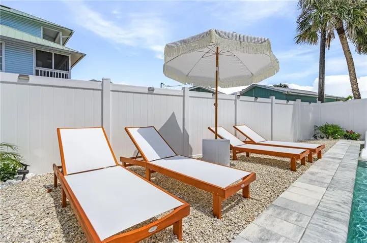 197 Madison Ct, Fort Myers Beach, Florida 33931