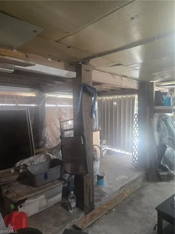 Handy man work space with extra room