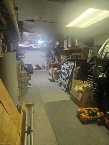 Handy man work place with extra room