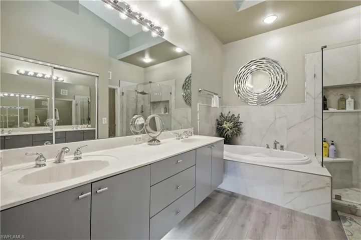 14560 Red Fox Run 502, Naples, Florida 34110