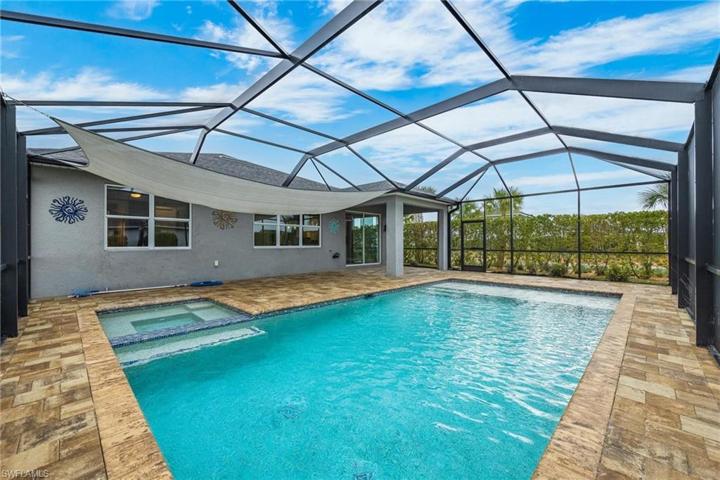 Saltwater Heated Pool and Integrated Spa