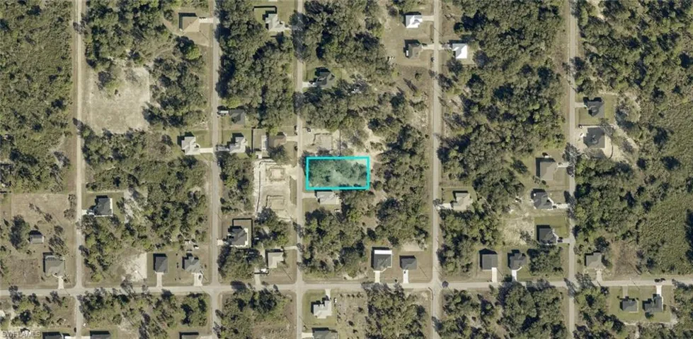 Aerial Map. Displaying the property within its surrounding area