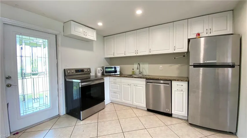 814 109th Ave N, Naples, Florida 34108