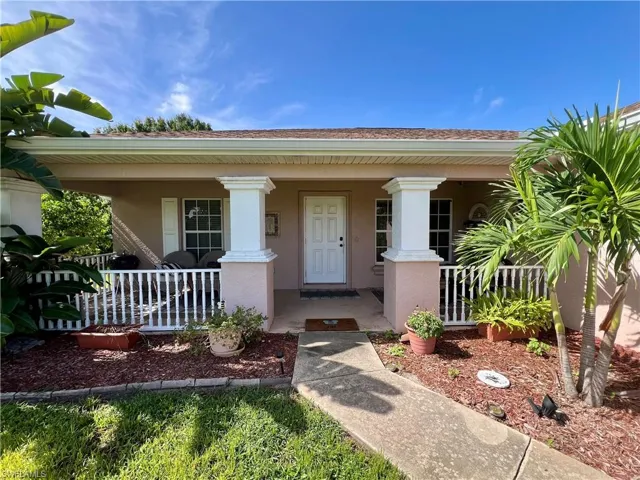 View of front of home featuring a porch