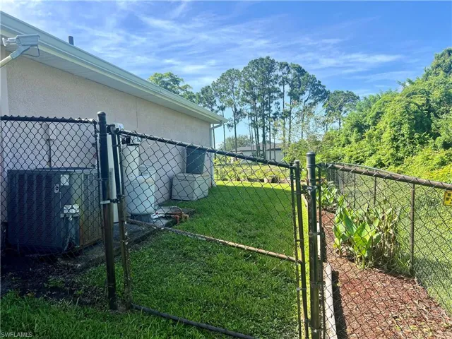 2713  15th SW ST, Lehigh Acres, FL 33976