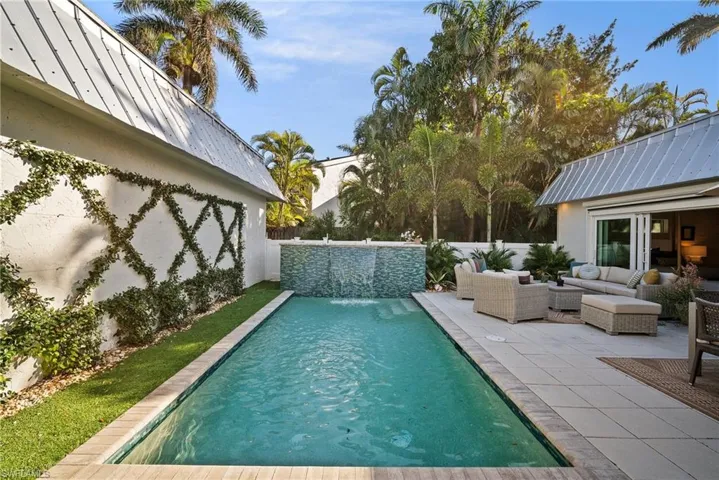 4826  West  BLVD, Naples, FL 34103