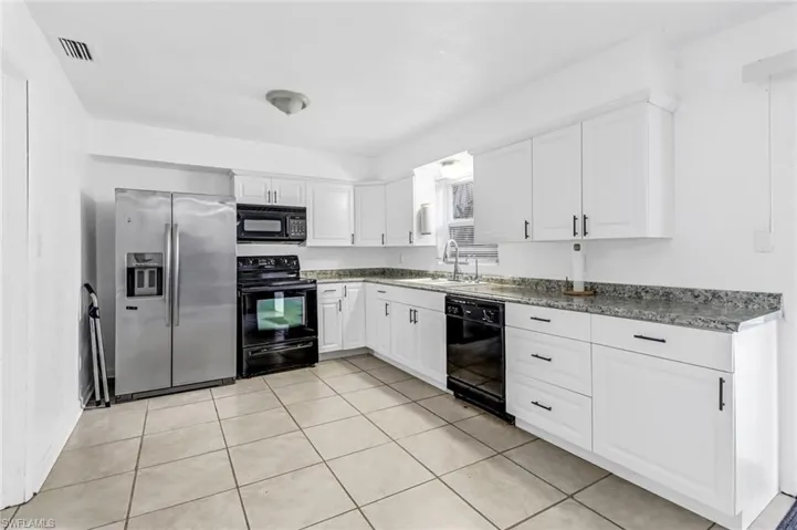 Spacious Kitchen