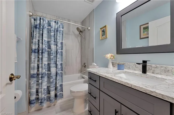 338 Newport Dr 1803, Naples, Florida 34114