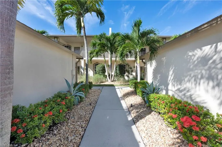 338 Newport Dr 1803, Naples, Florida 34114