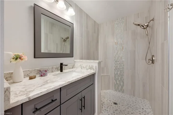 338 Newport Dr 1803, Naples, Florida 34114