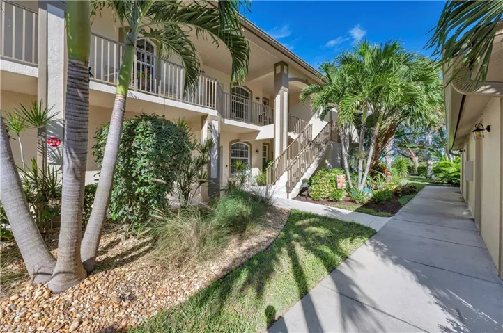 338 Newport Dr 1803, Naples, Florida 34114