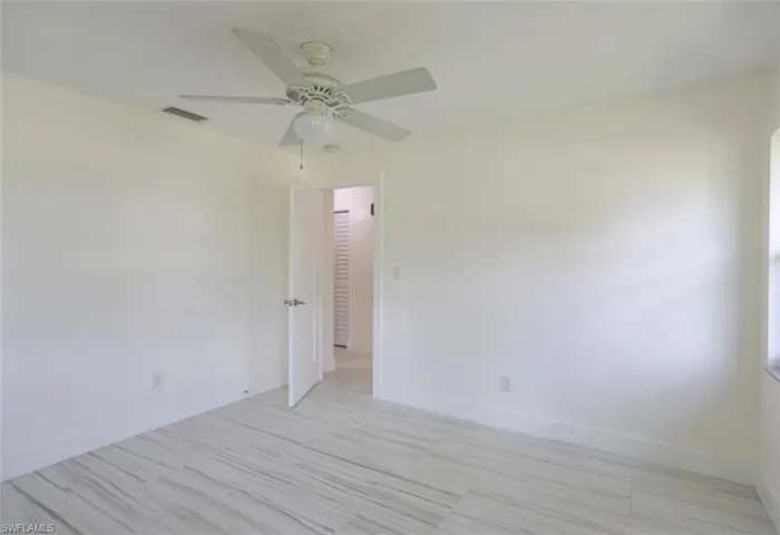Empty room with ceiling fan