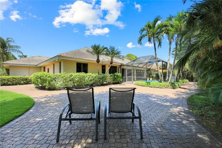 2039 Imperial Cir, Naples, Florida 34110