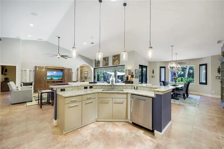 2039 Imperial Cir, Naples, Florida 34110