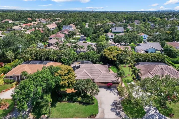 2039 Imperial Cir, Naples, Florida 34110