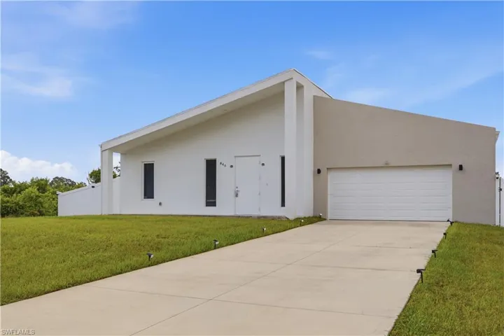 840 Carpenter St E, Lehigh Acres, Florida 33974