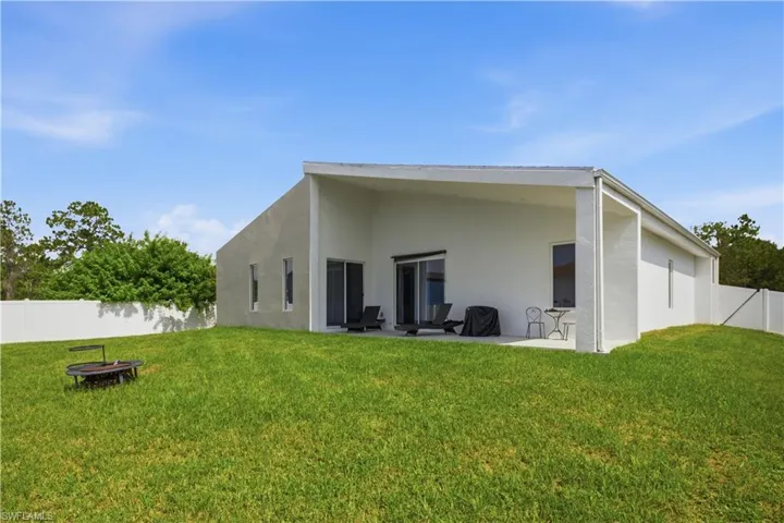 840 Carpenter St E, Lehigh Acres, Florida 33974