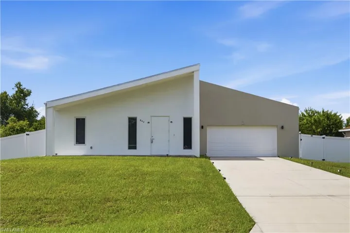 840 Carpenter St E, Lehigh Acres, Florida 33974