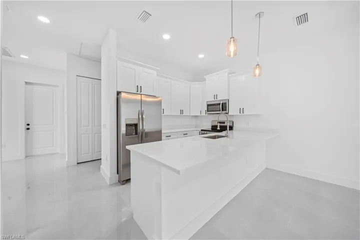 403/405 Bell Blvd S, Lehigh Acres, Florida 33974