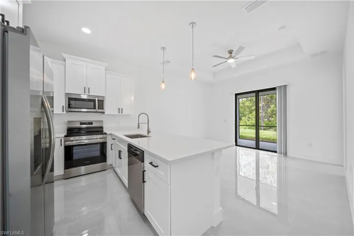 403/405 Bell Blvd S, Lehigh Acres, Florida 33974