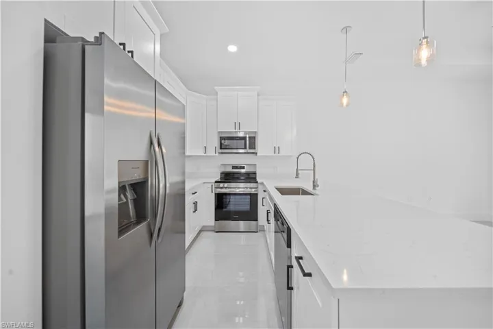 403/405 Bell Blvd S, Lehigh Acres, Florida 33974
