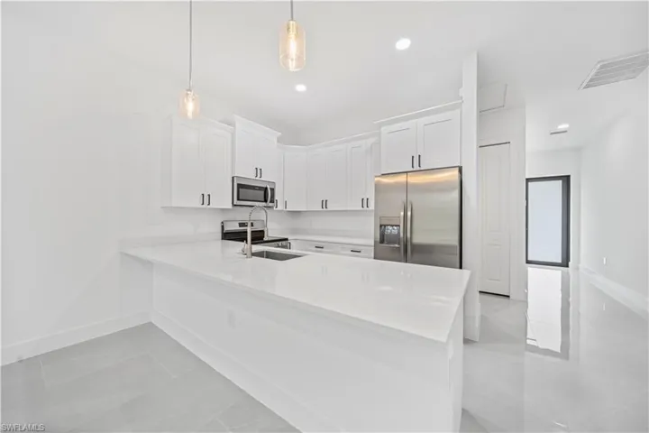 403/405 Bell Blvd S, Lehigh Acres, Florida 33974