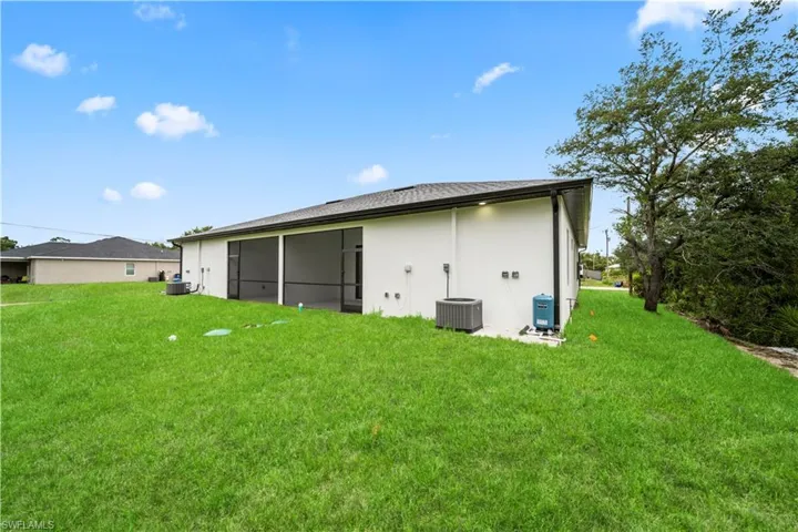 403/405 Bell Blvd S, Lehigh Acres, Florida 33974