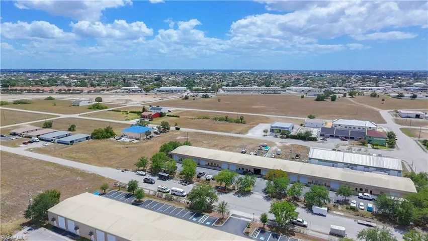 1010 NE 8th  ST, Cape Coral, FL 33909