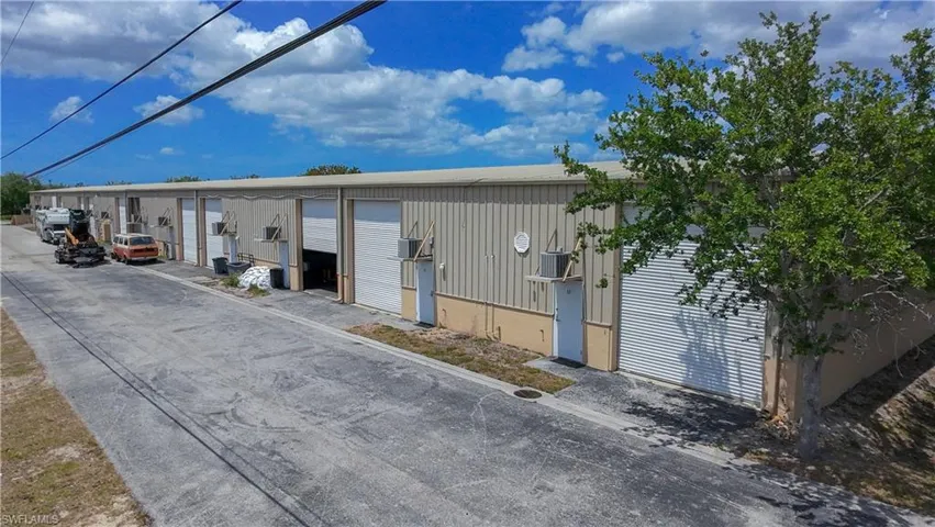 1010 NE 8th  ST, Cape Coral, FL 33909