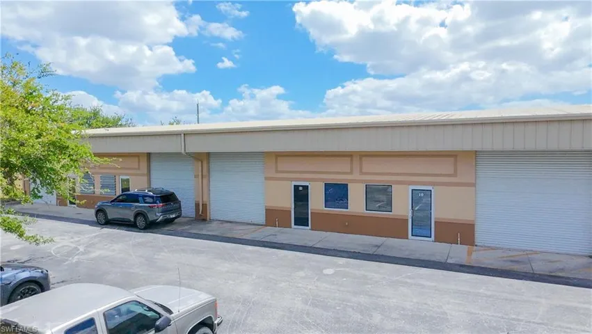 1010 NE 8th  ST, Cape Coral, FL 33909