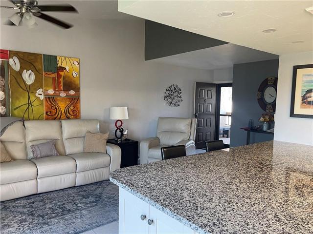 5610 Trailwinds DR # 325, FORT MYERS FL 33907