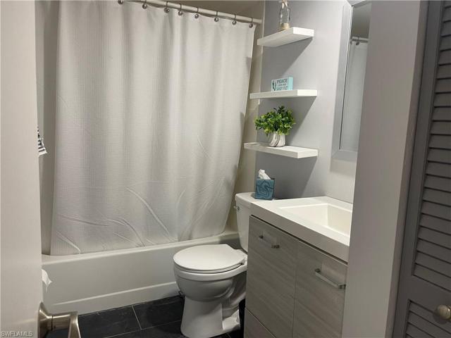 5610 Trailwinds DR # 325, FORT MYERS FL 33907