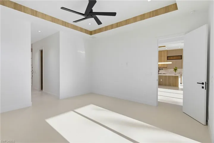 5332 Mayfair Ct, Cape Coral, Florida 33904