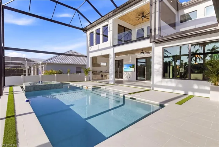 5332 Mayfair Ct, Cape Coral, Florida 33904
