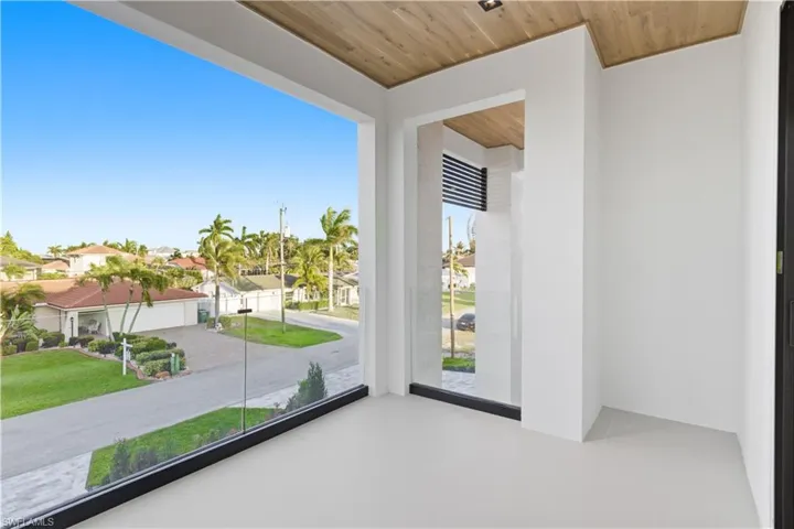 5332 Mayfair Ct, Cape Coral, Florida 33904