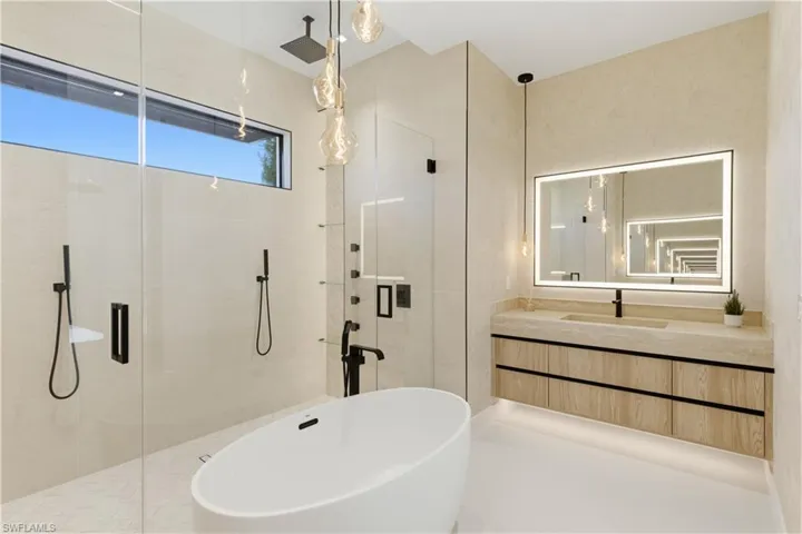 5332 Mayfair Ct, Cape Coral, Florida 33904