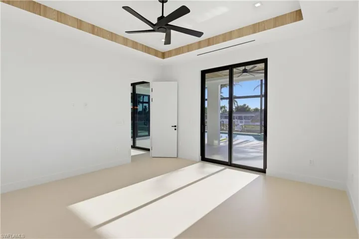 5332 Mayfair Ct, Cape Coral, Florida 33904